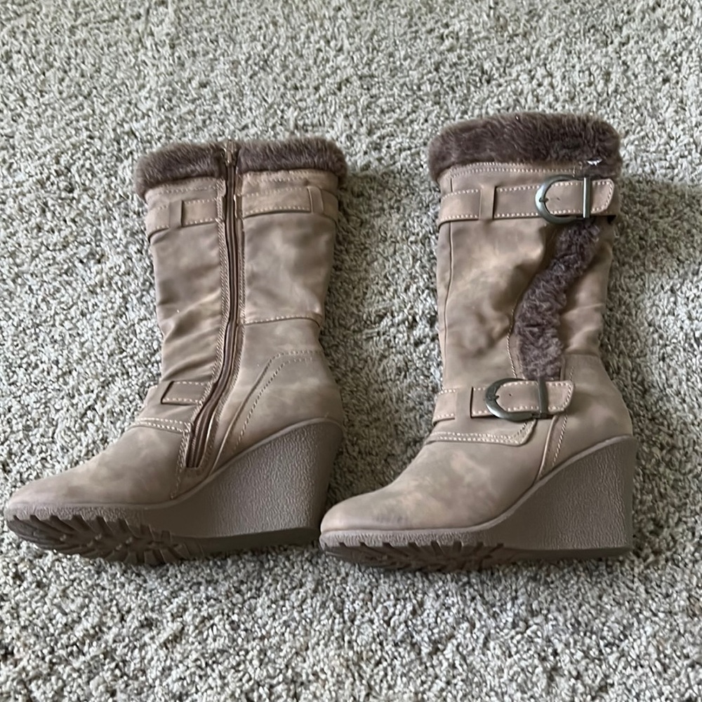 Sherpa heeled boots